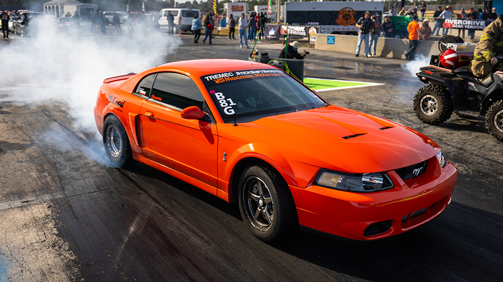 Jeff Smith doing a burnout in his Ford Mustang